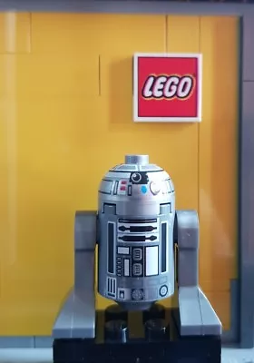 LEGO Star Wars 75218 R2-D2 Minifigure X Wing Starfighter  • $18