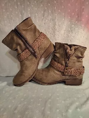 Mudd Size 9M Women's Boots • $19.98