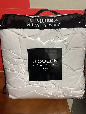 J Queen New York Royalty White Down Comforter Full/ Queen 🏭 • $45.50