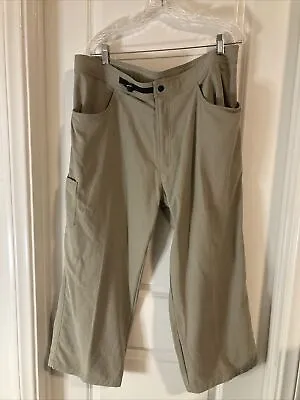 $29.95 • Buy Mountain Hardwear Convertible Hiking Capri Pants Mens XL Belted Nylon Zip Off