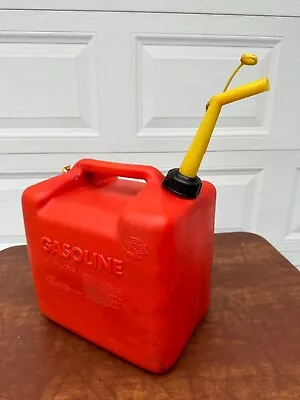 Chilton 5 Gallon Gas Can Model P500  Vented Spout Made In U.S.A.     #1578 • $79.99