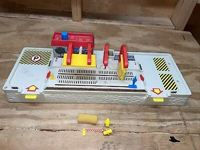 Vintage Mattel Hot Wheels Car Wash Service Station Playset (1994) • $17.99