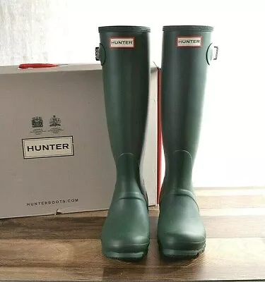  Hunter Women's Green Matte Rubber Rain Boots Original Tall 6 MED WFT1000RMA • $69.99