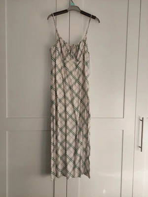$14.95 • Buy Forever New Green And White Summer Strap Dress, Size 14/16, As New Condition