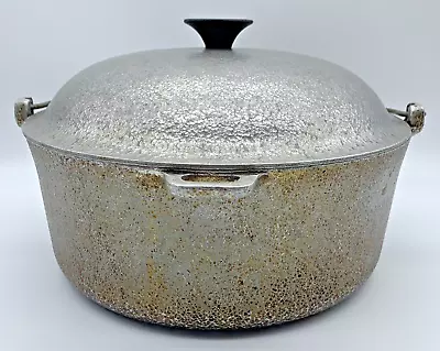 Vintage Club Aluminum Hammered Pot With Bale Handle Dutch Oven Stockpot 4.5 QT • $35