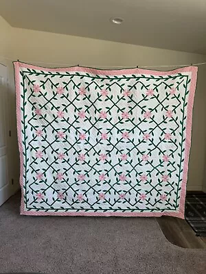 Vintage Appliqué Flower Quilt • $335