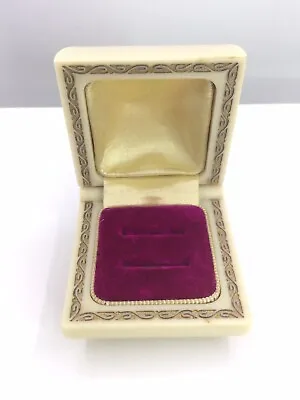 Vtg Art Deco Plastic Ring Box Beige / Fuchsia Velvet Beige Satin (b195)  • $85