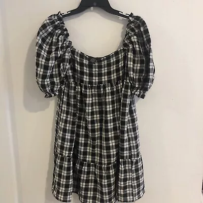 B. Smart Dress Black And White Small Excellent Condition • $1.99