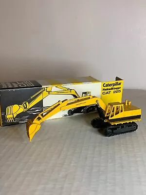 N.Z.G. Caterpillar 225 Backhoe Crawler On Treads  1:87 Scale H.O. • $39.99