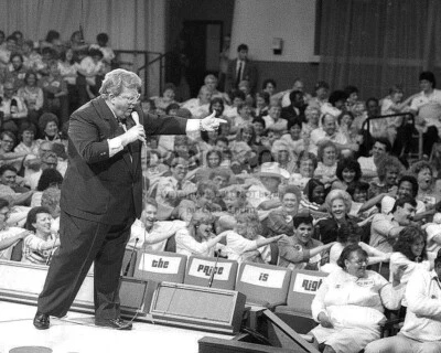 $8.87 • Buy Rod Roddy Warms Up Crowd Before  The Price Is Right  Taping - 8x10 Photo (rt722)