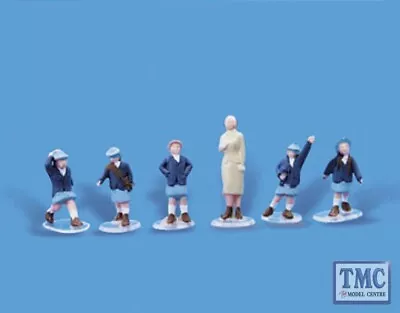 5120 Modelscene OO Gauge People Schoolgirls & Mistress • £8.80