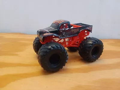 Monster Jam Captain's Curse Spin Master 1/64 Black Rims Diecast Used Loose  • $14.99