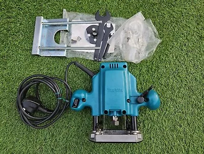 Makita 3620 1/4in Plunge Router 240V • £100