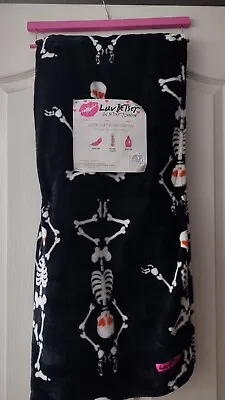 Luv Betsey Johnson 50x60 Spooky Soft Plush Throw Blanket Yoga Skull Halloween  • $24