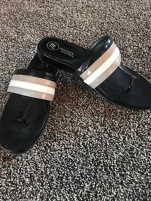 Women's Mootsies Tootsies Sandal Wedge Sz 7.5 Slip Ons Slide Thong Black Euc • $10.99