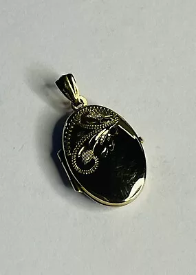 9ct Gold Oval Locket -  UK Hallmark 375 • £69