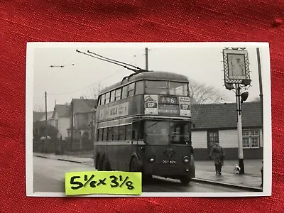 LONDON TROLLEY BUS PHOTO B/W 424 (BX) DGY424 Route 696 Bexleyheath Crooked Log • £0.99