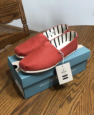 NEW & AUTHENTIC TOMS CLASSIC ALPARGATAS WOMEN'S CANVAS SHOES - US SIZE 9.5 Red • $10