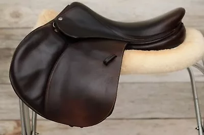 Stunning 2018 17.5  Voltaire Palm Beach Saddle For Sale! • $3190