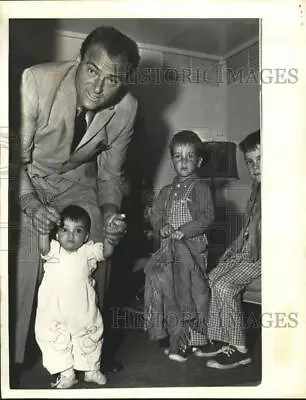 1958 Press Photo Mike Todd & Daughter With Christopher & Michael Wilding • $29.88