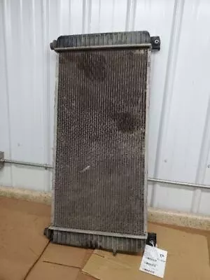 Radiator With Rear Auxiliary AC Fits 00-04 SUBURBAN 1500 279544 • $34.50