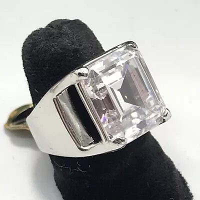 Vintage  18K HGE  White Gold & Clear Cubic Zirconia's Bold Look Design Ring Sz 6 • £86.79