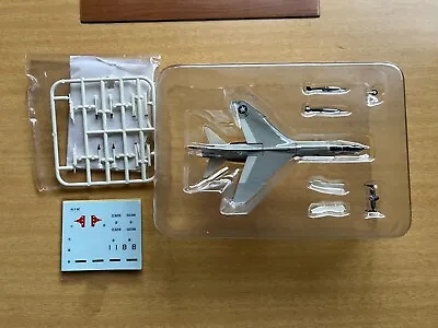 Jwings: The Airwar Over Vietnam - F-8E Crusader VMF Death Angels (plastic) 1/144 • $15