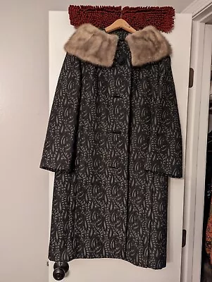 Vintage Carol Brent Coat With Fur Collar • $85