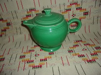 VINTAGE  GREEN  FIESTA  LARGE TEA POT & LID        -              Z19 • $90