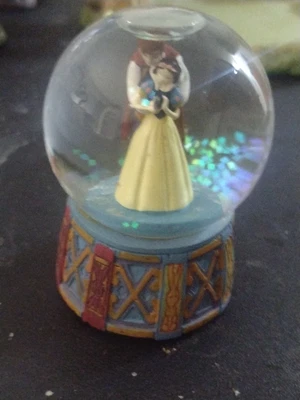$0.01 • Buy Miniature Snow White Globe 2 3/4 Inches Tall 