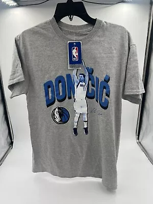 Dallas Mavericks NBA T-shirt Luka Doncic 77 Sz Medium Gray  Player Shirt • $17.95