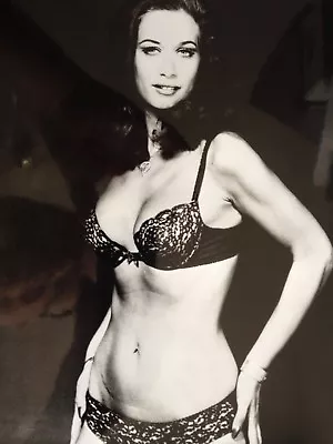 Valerie Leon ( 2 ) - Carry On / Bond / Horror Actress - Unsigned Photograph • £5