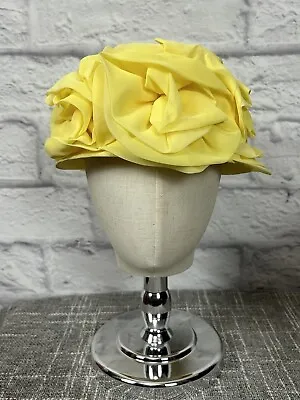 Vintage Yellow Mesh Church Hat Ladies 60s Petals Floral Pillbox Wedding • $35.69