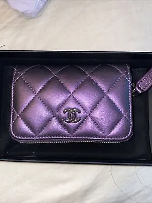 $600 • Buy Chanel 19s Purple Iridescent Zipper Card Holder Pre-owned