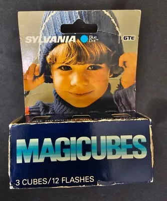 One Pack Of Sylvania Magic Cubes Blue Dot MAGICUBES Pack Of 3 VINTAGE 12 Flashes • $20