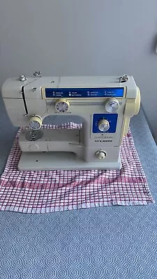 JANOME VINTAGE New Home Model 611 Semi Industrial Sewing Machine/spare/repairs • £39.99