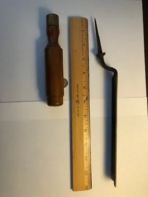 Vintage D.R. Barton 1  Curved Edge Wood Chisel 1/2 Moon Stamping With 1832 • $37