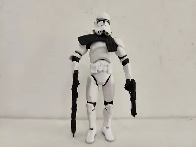 3.75 Star Wars Republic Plain White Clone Trooper W/Pauldron Action Figure #02 • $10.99