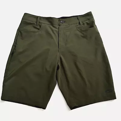 Oakley Mens Shorts Sz 34 Reg Fit Performance 10  Inseam Golf Casual Athletic • $17.99