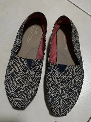 Women's SIze 9.5 TOMS Navy Blue/Beige Slip On Canvas Shoes • $8.50