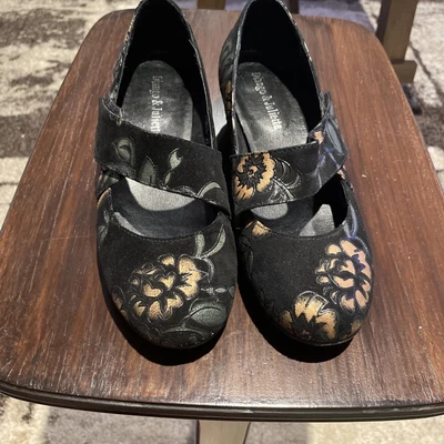 Django Juliette Size 39 Shoes Black Floral • $39