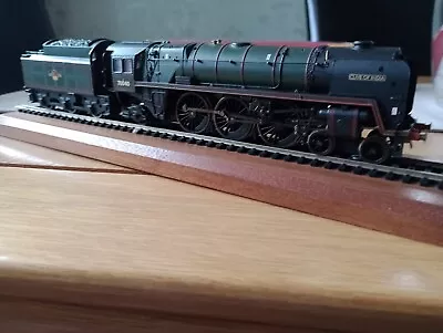 Hornby Britannia Class Locomotive 70040 Clive Of India R2180. • £99