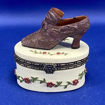 Trinket Box ~ Shoe On Oval White Box With Red Flowers - MINT • $3.50