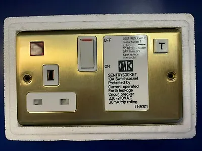 MK 6301SAB 13Amp RCD 30mA 1Gang Single Socket Satin Brass Albany  • £59.99