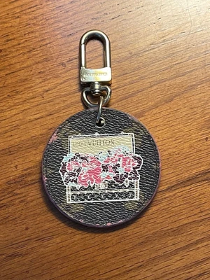 $159 • Buy Louis Vuitton Monogram Illustre Posies Key Ring Holder Bag Charm