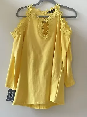 Boston Proper Sz XL Lace Cold Shoulder Keyhole Top Yellow Built In Bra New • £21.40