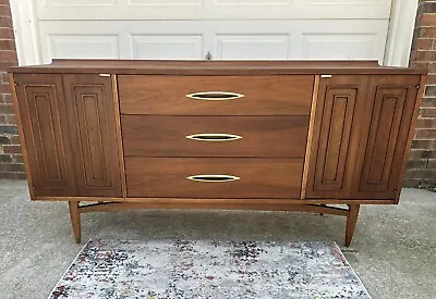 Broyhill Sculptra Vintige Mid-Century Modern Credenza • $2399