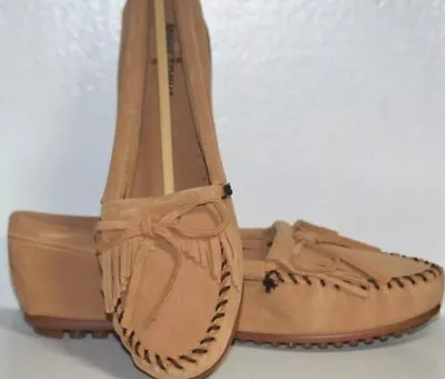 ❤️Minnetonka Kilty Taupe Moc 407T Slip-on Loafers Shoe SZ 9.5 NEW WITH BOX • $69