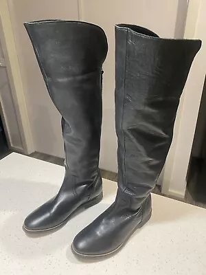 EOS Women’s Knee High Boots Size 38 • $70