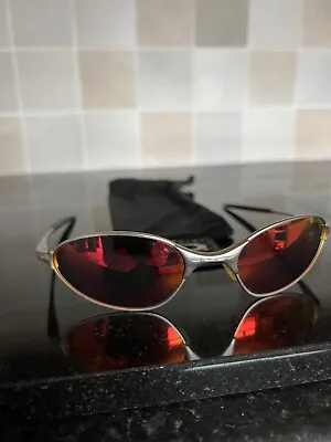 OAKLEY A Wire Oval Ruby / Silver • £100